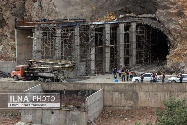 بازدید رئیس بنیاد مستضعفان از باند شرقی فاز ۲ آزادراه تهران شمال