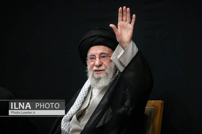 مراسم بزرگداشت شهدای جنگ تحمیلی ۱۲ روزه با حضور رهبر انقلاب