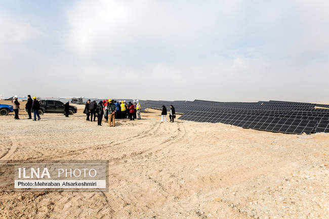 بازدید اصحاب رسانه از نیروگاه خورشیدی