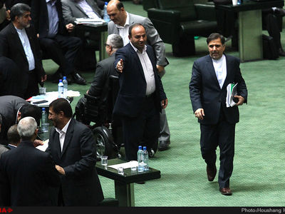 آخوندی باز هم در وزارت راه ماندنی شد