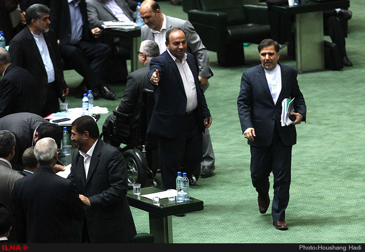 آخوندی باز هم در وزارت راه ماندنی شد