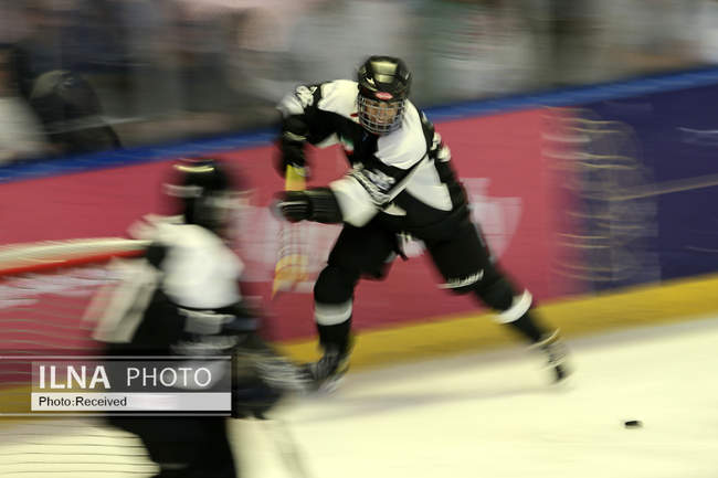 دیدار تیم های ملی بزرگسالان و جوانان هاکی روی یخ بانوان