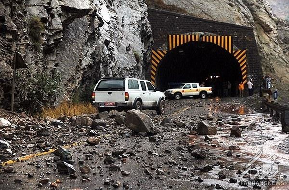 ریزش سنگ در جاده هراز ۶ مصدوم برجای گذاشت