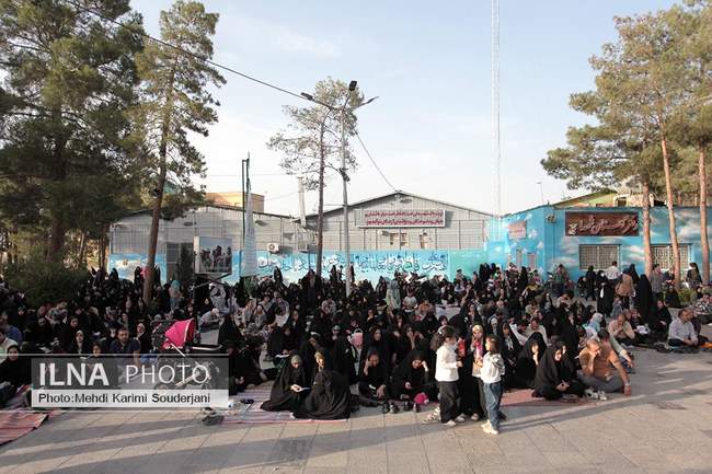 روز عرفه در گلستان شهدای اصفهان