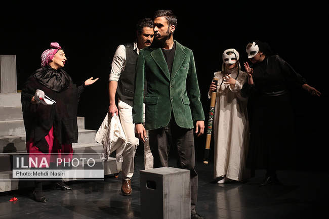 نمایش آئورا به کارگردانی مهدی محبعلی