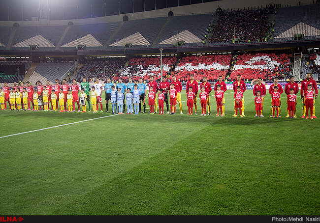 مسابقه فوتبال بین دوتیم پرسپولیس تهران و نفت تهران
