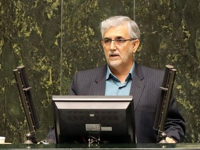 هشدار نسبت به افزایش احتمالی قیمت کتاب‌های درسی و فشار مالی به اقشار ضعیف/ اعتبار اختصاصی برای کاغذ کتاب بدون توجه به گرانی‌ها تعیین شده است 
