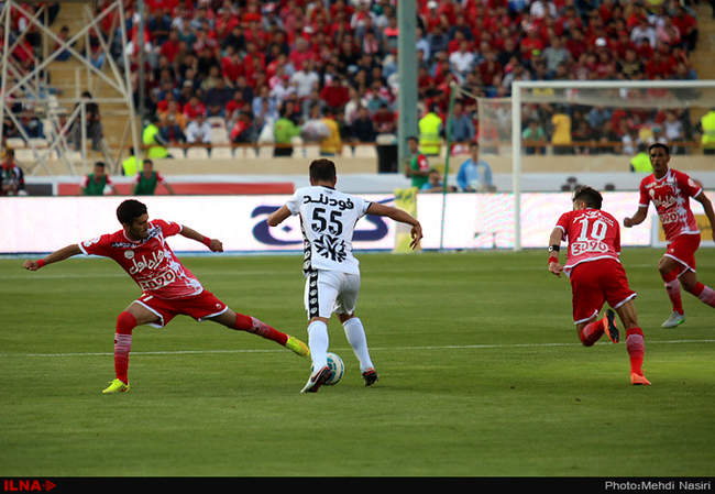 دیدار تیم های فوتبال پرسپولیس تهران و راه آهن تهران/2