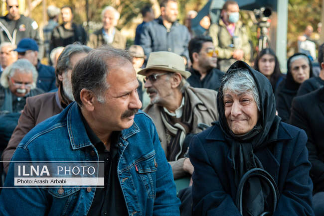 مراسم تشییع پیکر عنایت بخشی