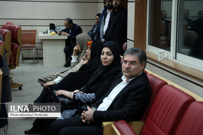نشست صمیمی اعضای ستاد انتخاباتی دکتر پزشکیان با استاندار قزوین