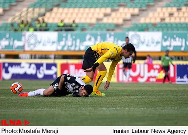 بازی صبای قم و سپاهان اصفهان در ورزشگاه یادگار امام شهر قم