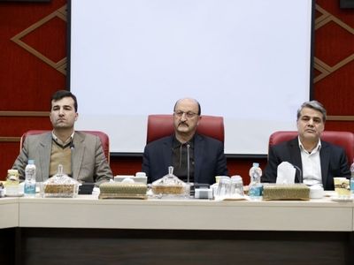 برخی در تریبون‌های داخلی برجام را به ضرر کشور می‌دانند که درست نیست/ برجام باعث شد از ذیل منشور ۷ سازمان ملل خارج شویم