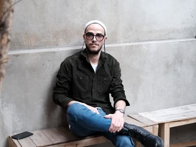 جابر رمضان «مخاطب» را به تماشاخانه ایرانشهر می‌برد
