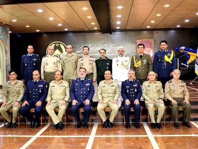 فرمانده ارتش پاکستان با امیر واحدی دیدار کرد