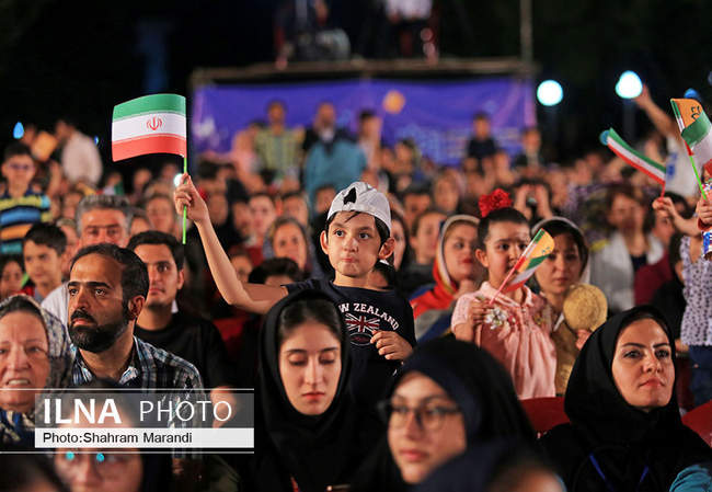 مراسم افتتاح سی و دومین جشنواره فیلم کودک و نوجوان/اصفهان